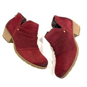 EARTH ORIGINS Suede Booties (Sz 11 wide)